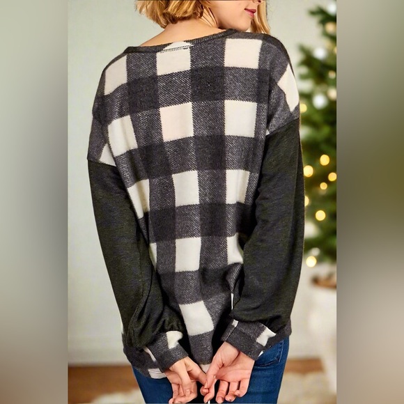 NEW Womens Black White Plaid Christmas Top Long Sleeve Luxury Sweater Size Small - Picture 6 of 6